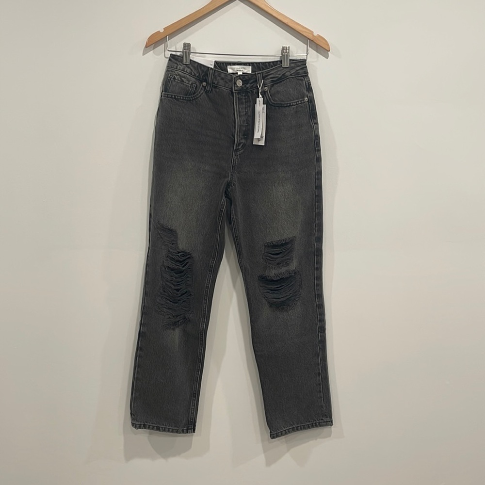 ✨Gisele Straight Leg Distressed Jeans✨